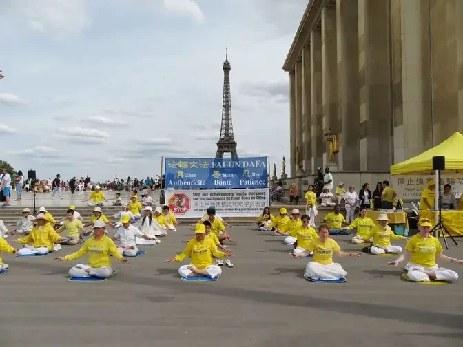 Paris: Întâlnirea care marchează 24 de ani de eforturi pentru a opri persecuția împotriva Falun Gong atrage sprijinul publicului