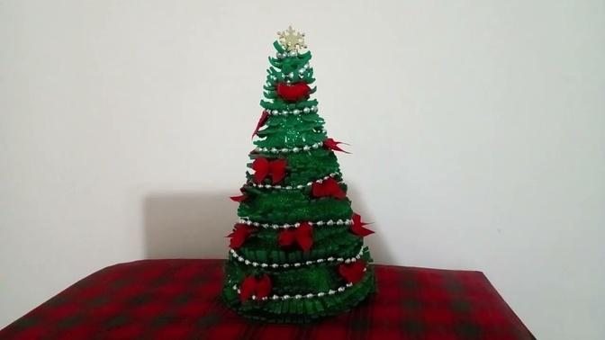 [05]-Beautiful handmade Christmas tree.