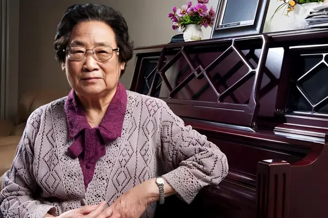 An Inspirational Story of Hope: Dr. Tu Youyou's Resilience in Chinese Medicine