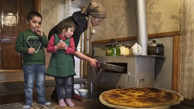 Life in the RUSSIAN southernmost village. Сooking Lezgin national meat cake and khinkal