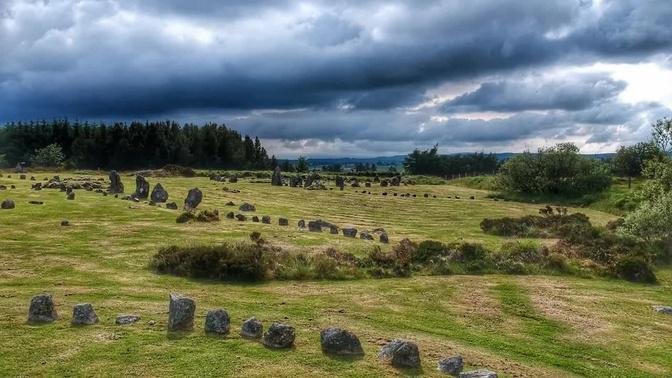 Stone Age Circles (Just like Stonehenge) | Learning Made Fun