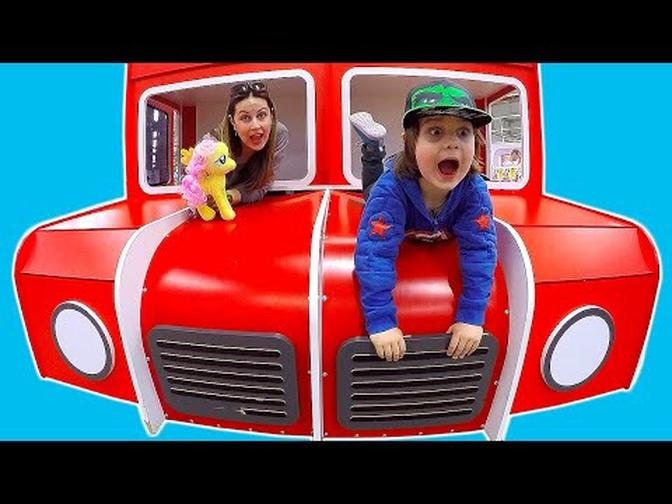 Wheels on the bus go round and round I'm Driving in My Car Song | Tim & Dad