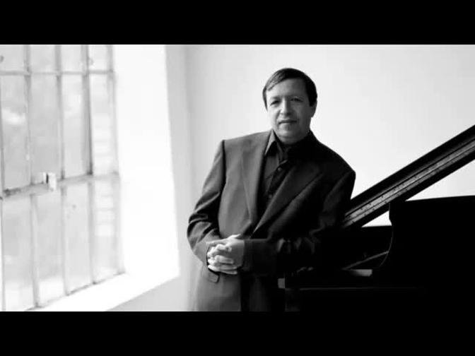 Mozart: Piano Concerto No. 25 in C major, K. 503 (Murray Perahia)