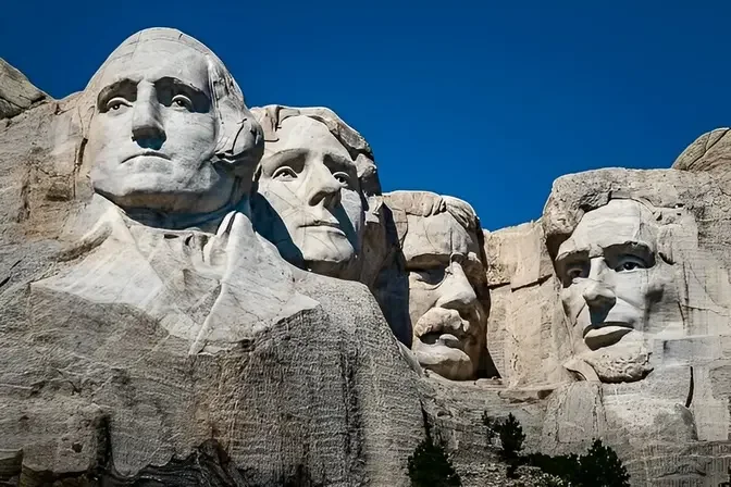 10 Most Famous American Statues and Sculptures