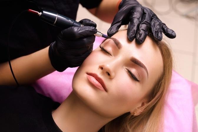 Dubai Beauty Trends: Affordable Brow Lift Surgery Explained