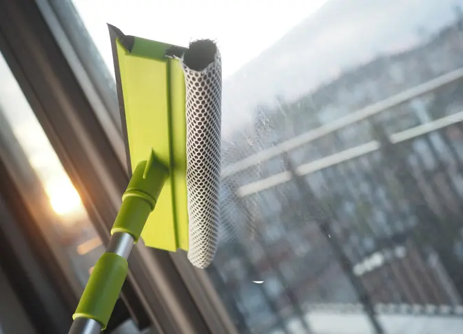 What to Expect When Hiring Vertical Window Cleaning Services!!