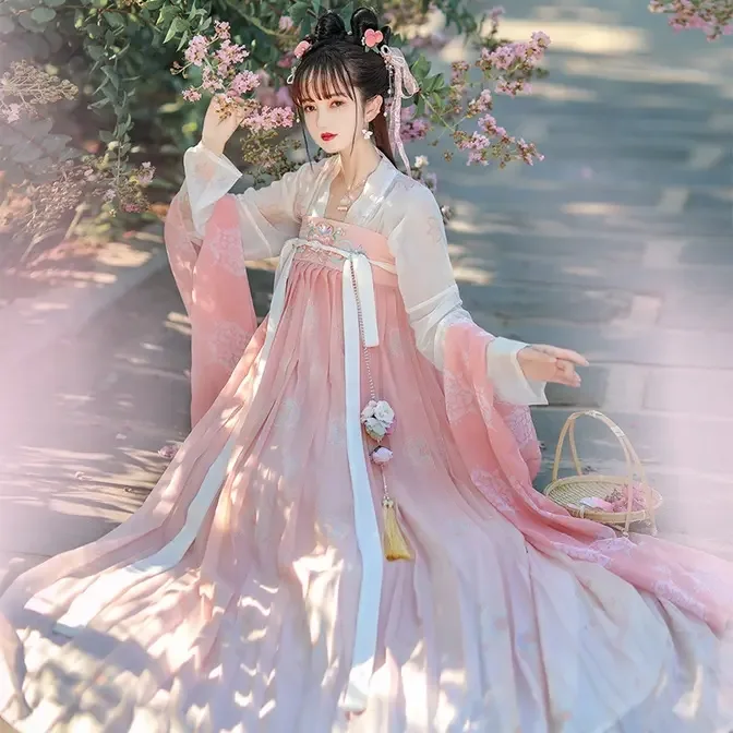 5 mẫu áo dài cưới màu hồng ngọt ngào sang trọng cho nàng dâu 2022