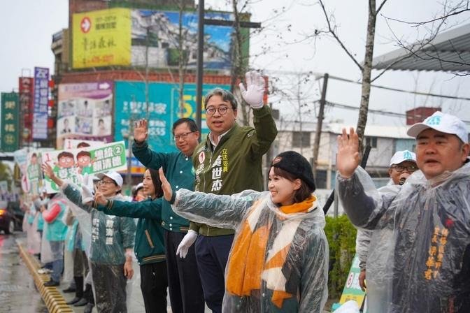 感謝數百名市民朋友，一早站出來挺美德、挺世杰！ #2024台灣大選