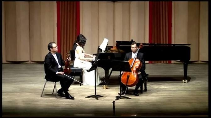 Joseph Haydn, Trio in E-flat major, Hob XV:28