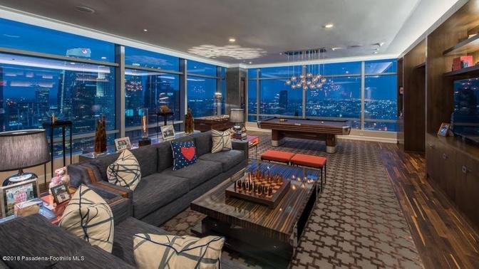 Penthouse provides the very best of Los Angeles living and entertaining..