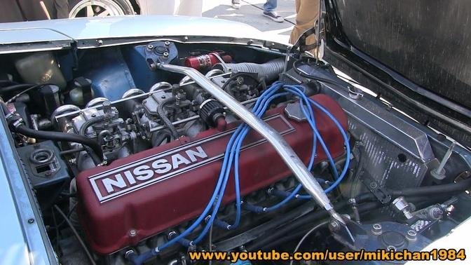 -アイドリング中のS30型 Nissan 240Z - L24型エンジン音