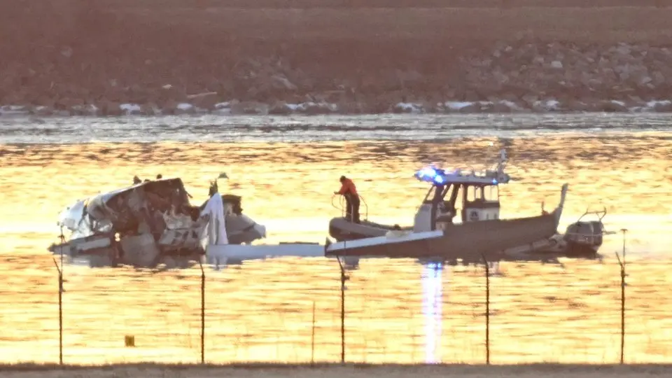 LIVE: Views of Potomac River After Mid-Air Collision