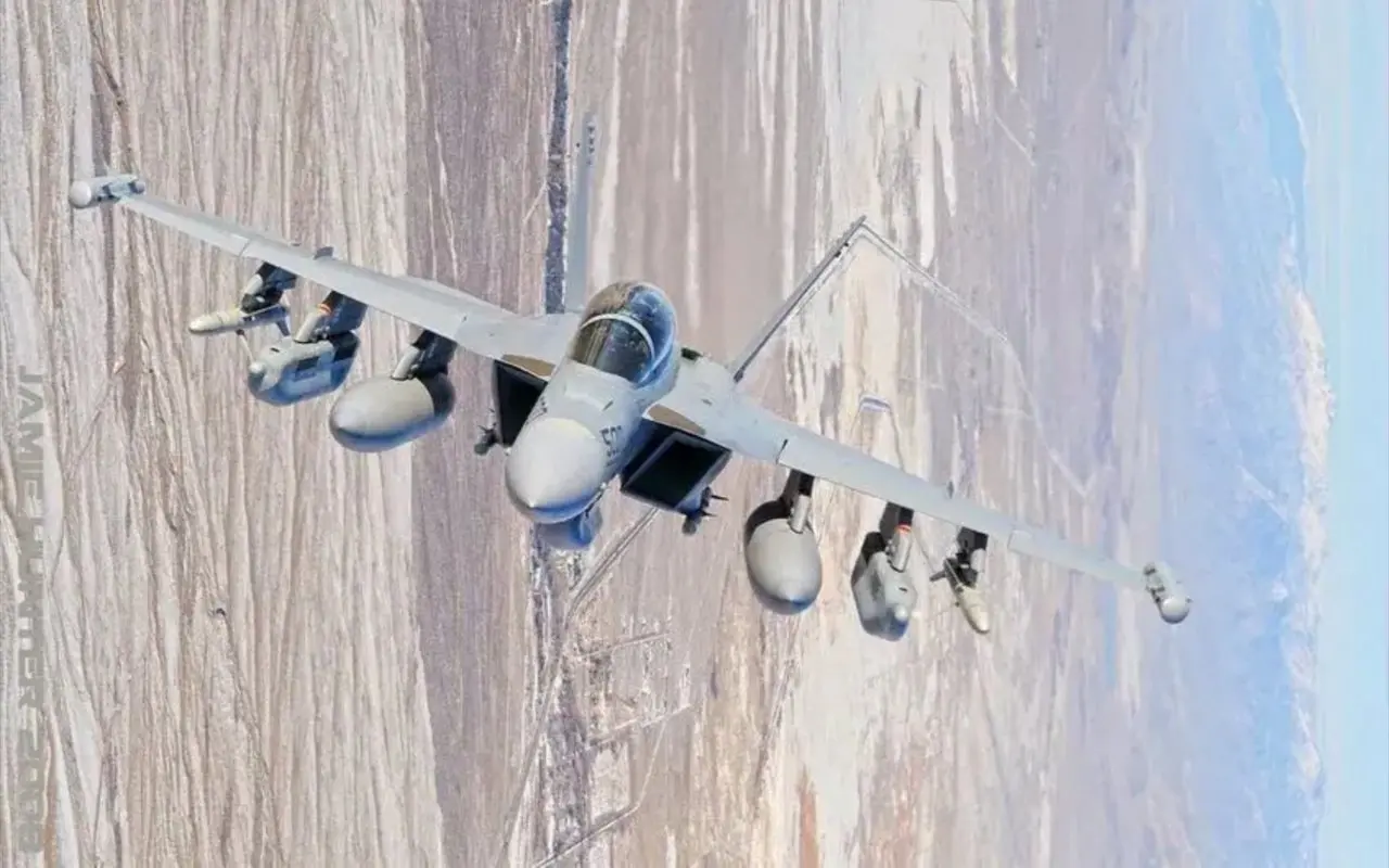 ea-18g咆哮者：美国当代第一的电子战飞机！