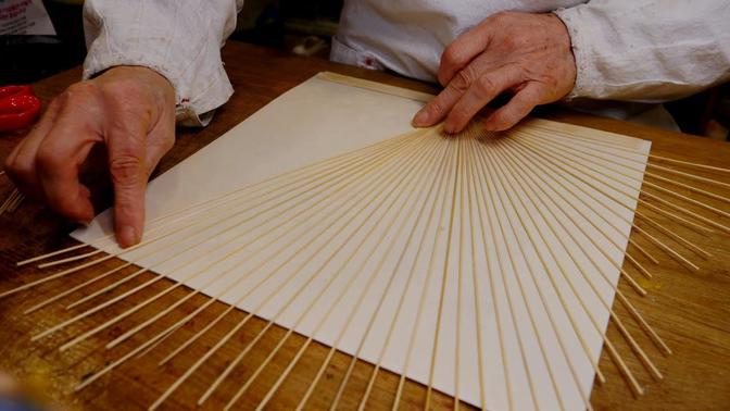 The process of making traditional Korean fans, Intangible Cultural Heritage No. 10 Banghwaseon