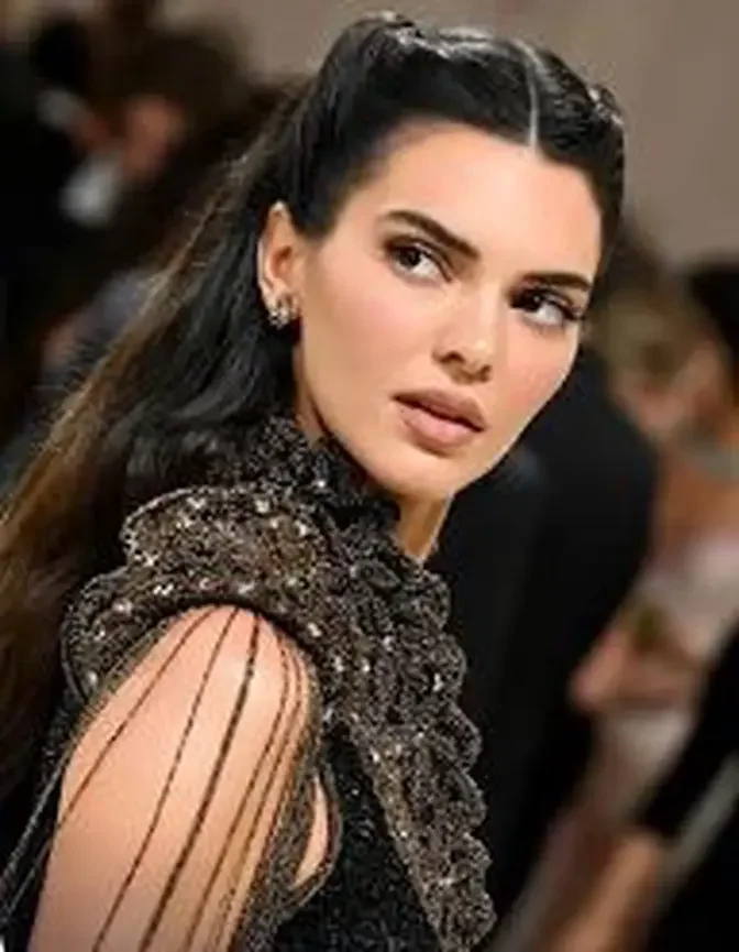 Unveiling the Mystery Behind Winona Ryder and Kendall Jenner’s Met Gala Dress Debacle