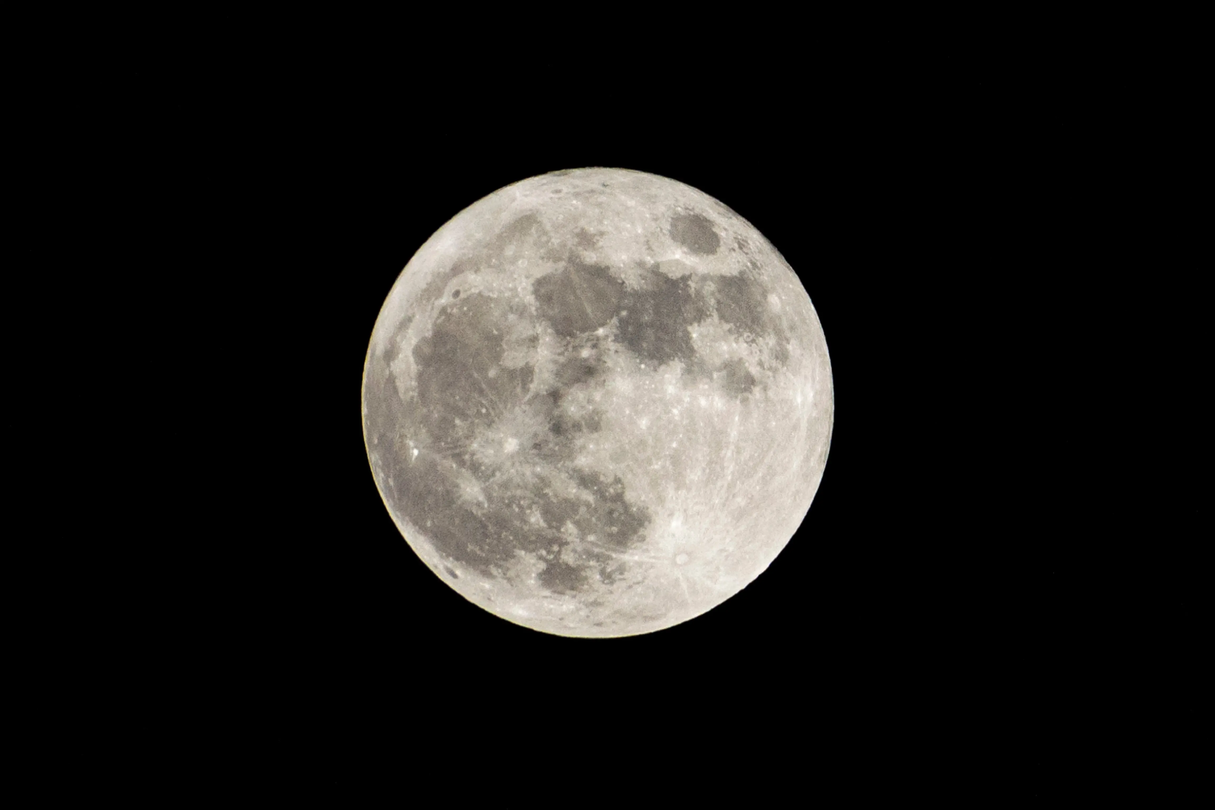 The First Full Moon of 2025—The ‘Full Wolf Moon’—Will Soon Rise, But