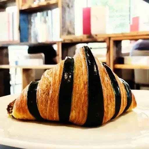 Pistachio Croissant