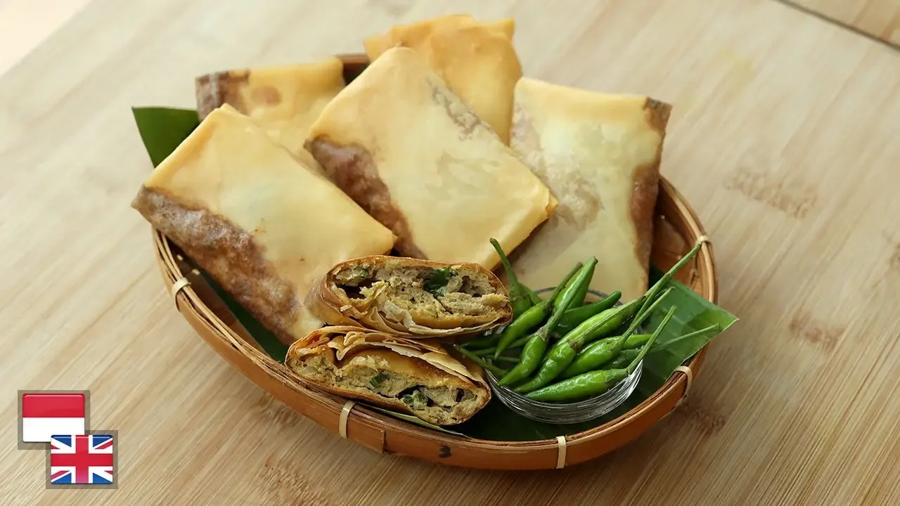 Praktis, Renyah dan Lembut! Resep MARTABAK TELUR DAGING KECAP [Cocok Untuk Stok]
