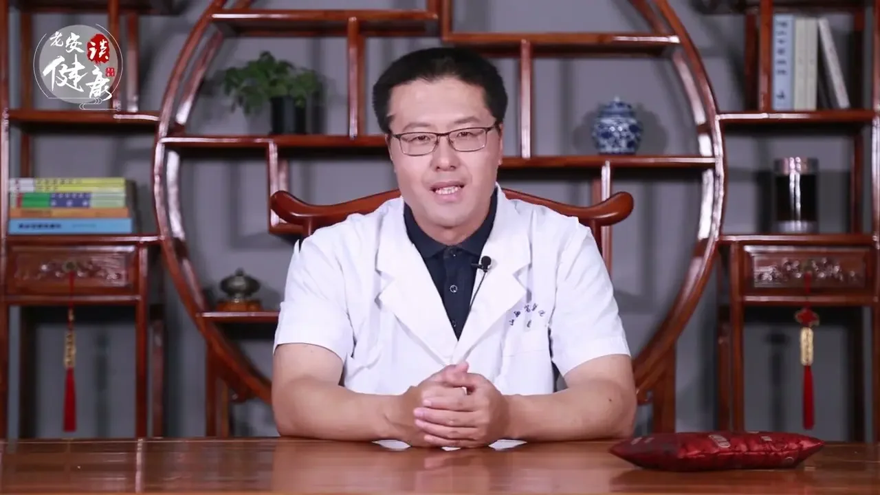 疾病信號｜病有徵兆，識別並處理，免大病！1、起床飢餓、心慌→糖尿病→豆類｜2、四肢麻木→腦缺血、糖尿病→白酒當歸塗抹｜3、全身虛汗→身體虛弱→泡腳｜4、起床後浮腫→心臟  腎病→醫院檢查【老安談健康】
