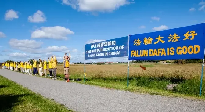 Suedia: Activități desfășurate în trei orașe pentru a solicita încetarea persecuției din China
