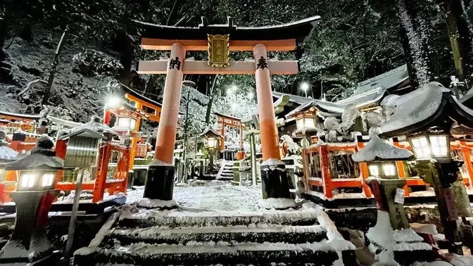 【Snow Winter 4K】Fushimi Inari, The Most Beautiful Shrine in Kyoto | Walking in Kyoto in the Snow