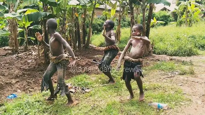 Smash Dance Crew dancing traditional dance (Maganda cultural dance) Oluganda by Little M Jingo