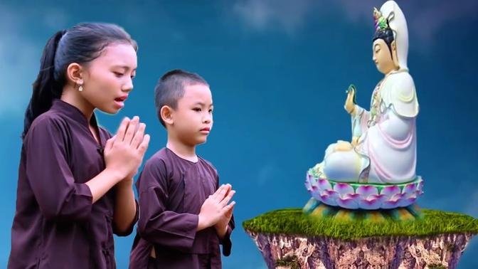 Hai chị em hát dưới tượng Bồ Tát Quan Âm cầu an cho Mẹ làm triệu người cảm động
