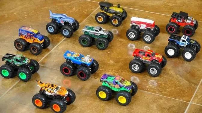 HOT WHEELS MONSTER TRUCKS Ultimate Chaos Loco Punk Racing V8 Bomber Tiger Shark Police Bone Shaker