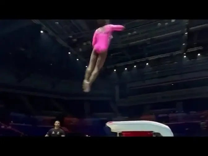 Rebeca Andrade 🇧🇷 - Huge Bouncy Cheng on Vault - 2022 World Championships - Podium Training