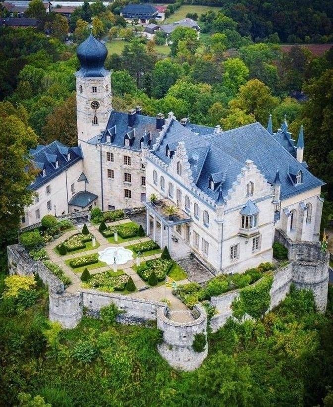 Callenberg Castle or Schloss Callenberg, Beiersdorf, Coburg, Upper Franconia, Bavaria, Germany