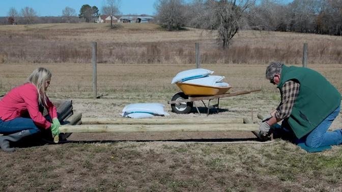 Alabama Smart Yards: Constructing a Raised Bed Garden