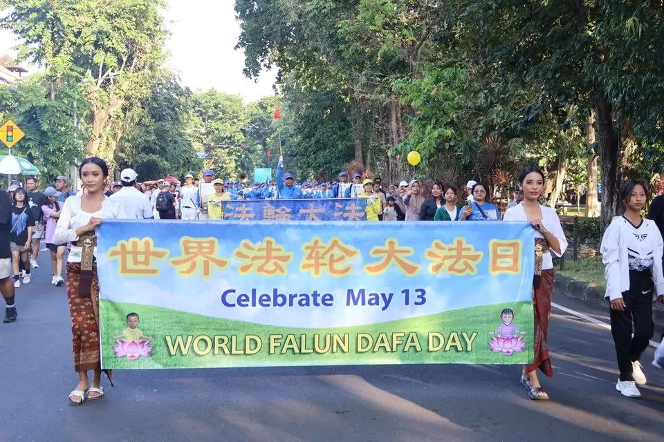 Parade Merayakan "World Falun Dafa Day" Tahun 2025 di Bali